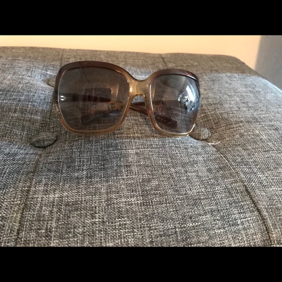 Versace sunglasses. 💯 authentic. - Picture 4 of 7